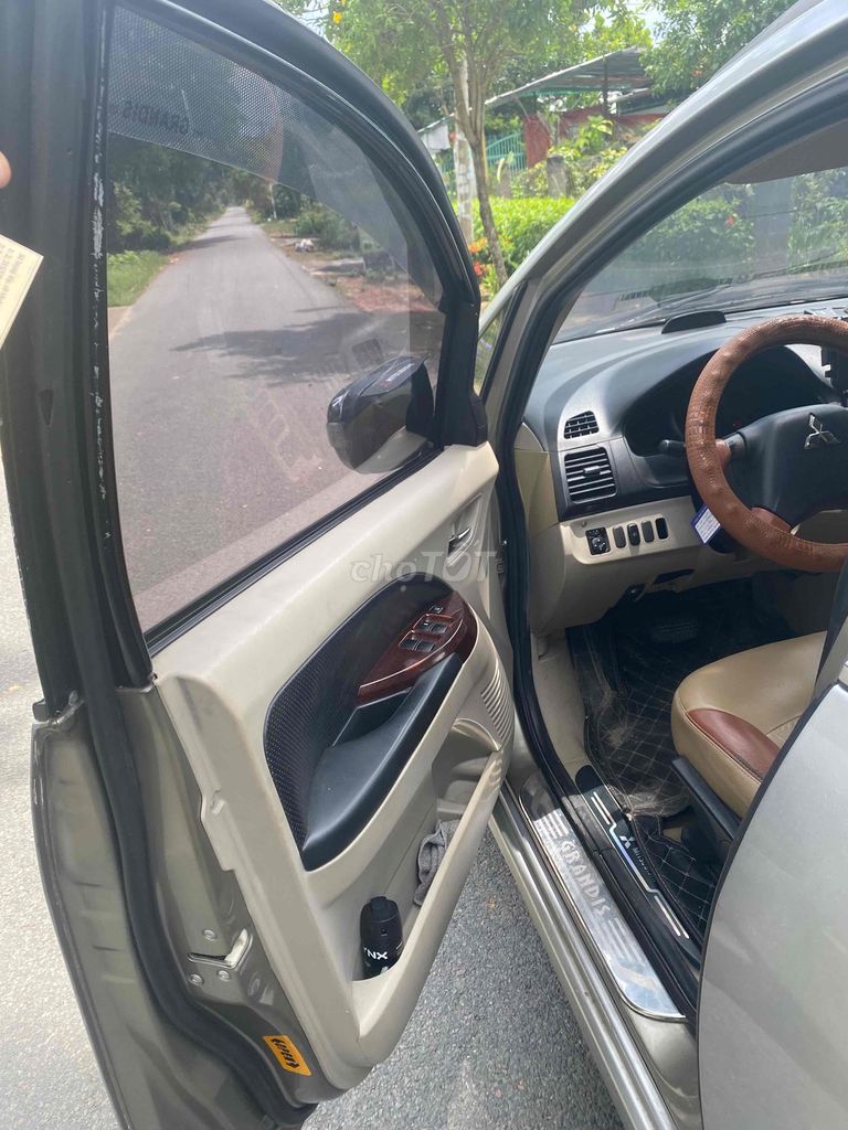 Mitsubishi Grandis 2008 - ảnh 5