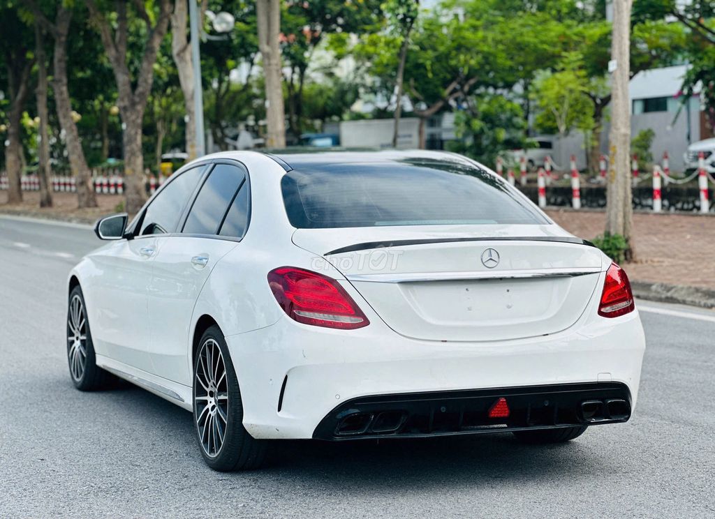 Mercedes-Benz 2017 - ảnh 1