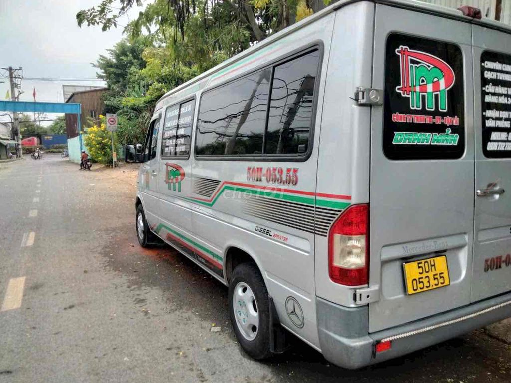 Mercedes-Benz Sprinter 2011 - ảnh 1