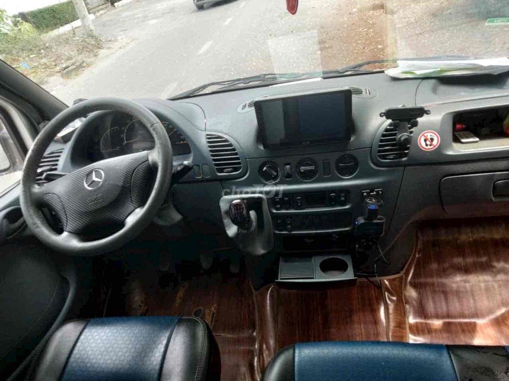Mercedes-Benz Sprinter 2011 - ảnh 2