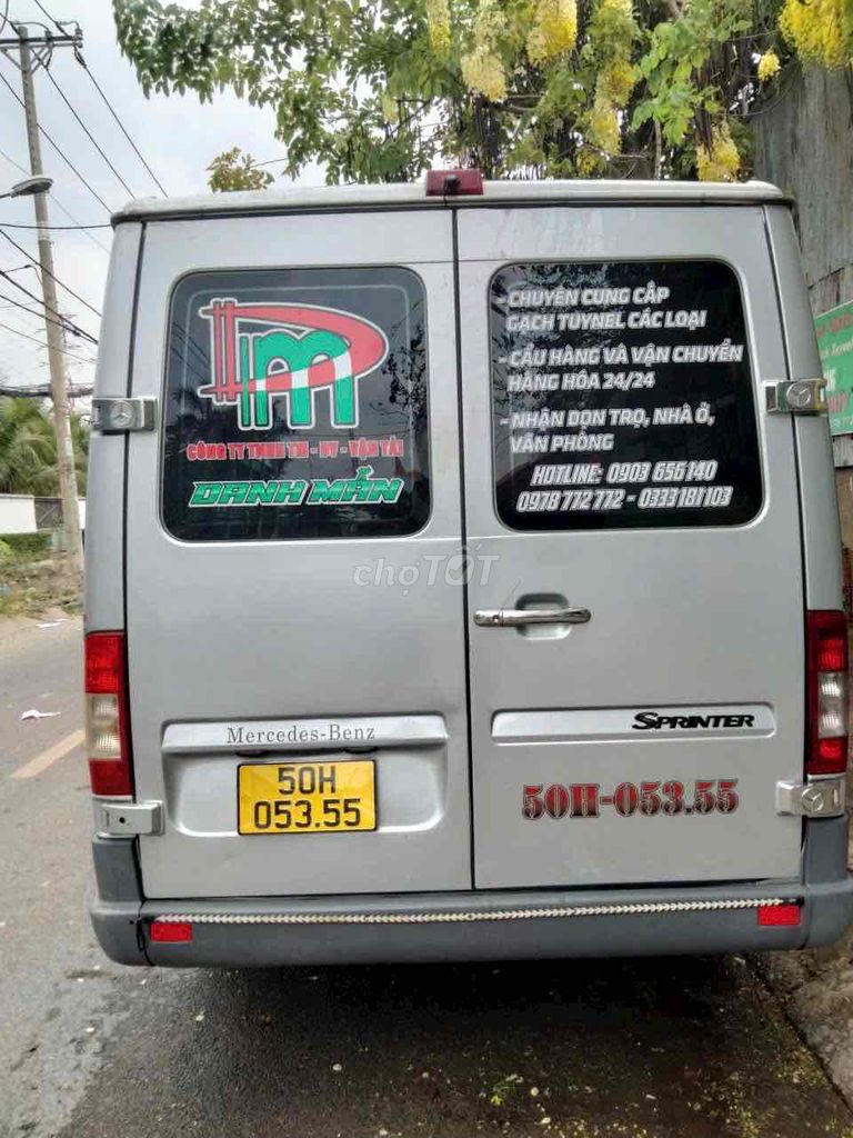 Mercedes-Benz Sprinter 2011 - ảnh 3