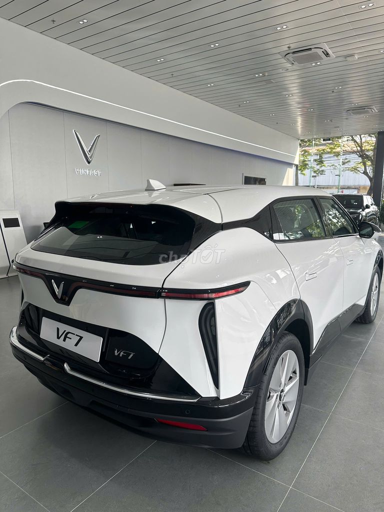 VinFast VF7 - ảnh 4
