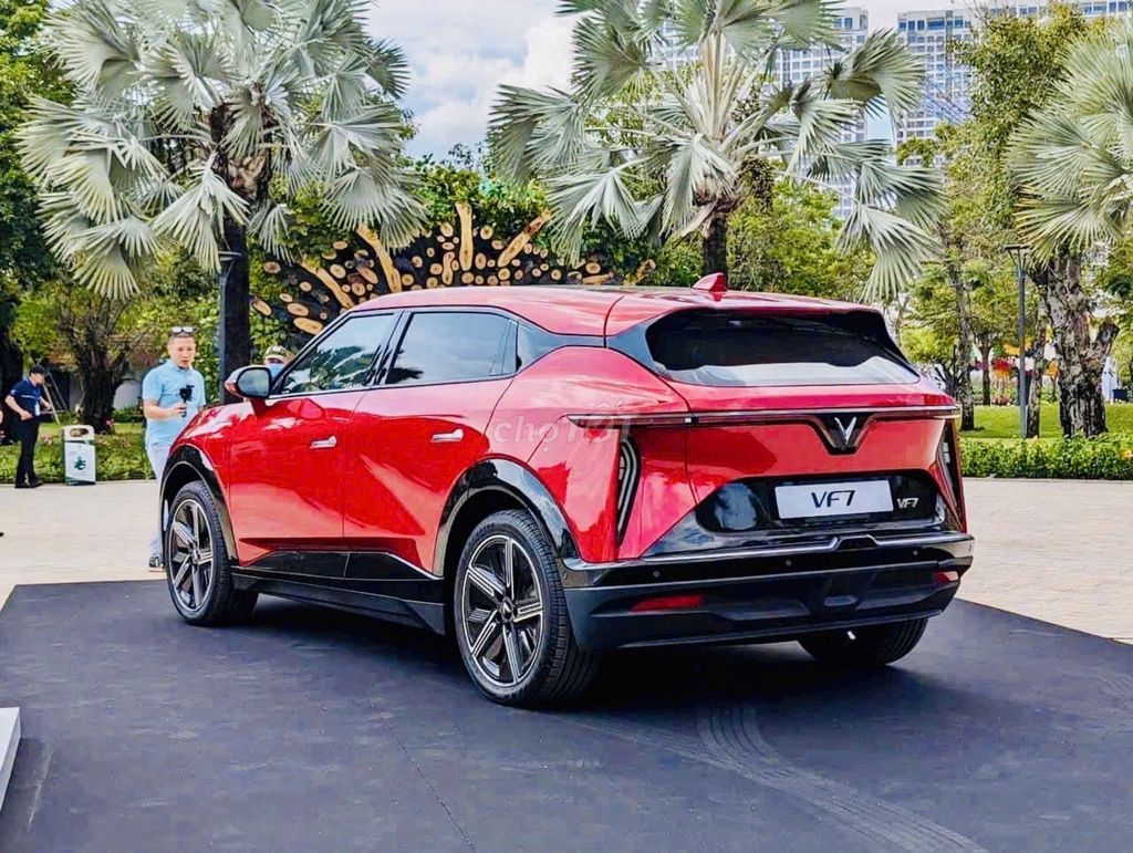 VinFast VF7 - ảnh 4