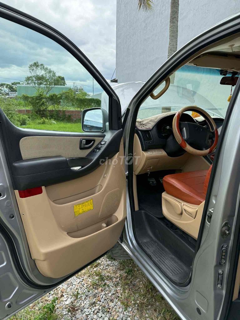 Hyundai Starex - ảnh 5