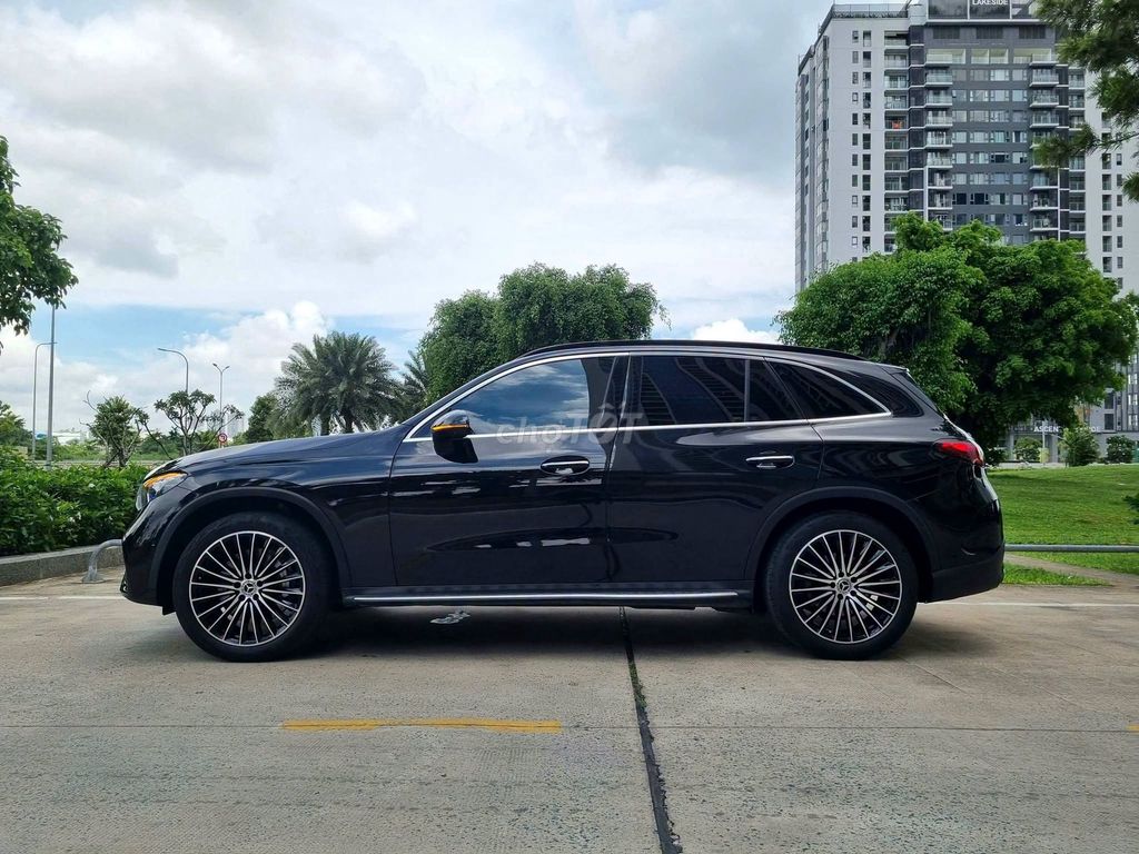 Mercedes-Benz 2024 - ảnh 2
