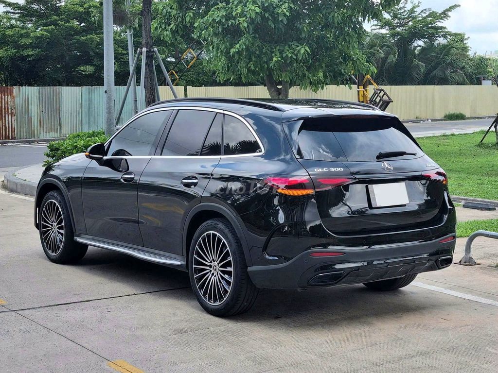 Mercedes-Benz 2024 - ảnh 3