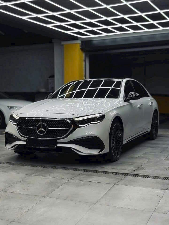 Mercedes-Benz 2025 - ảnh 1