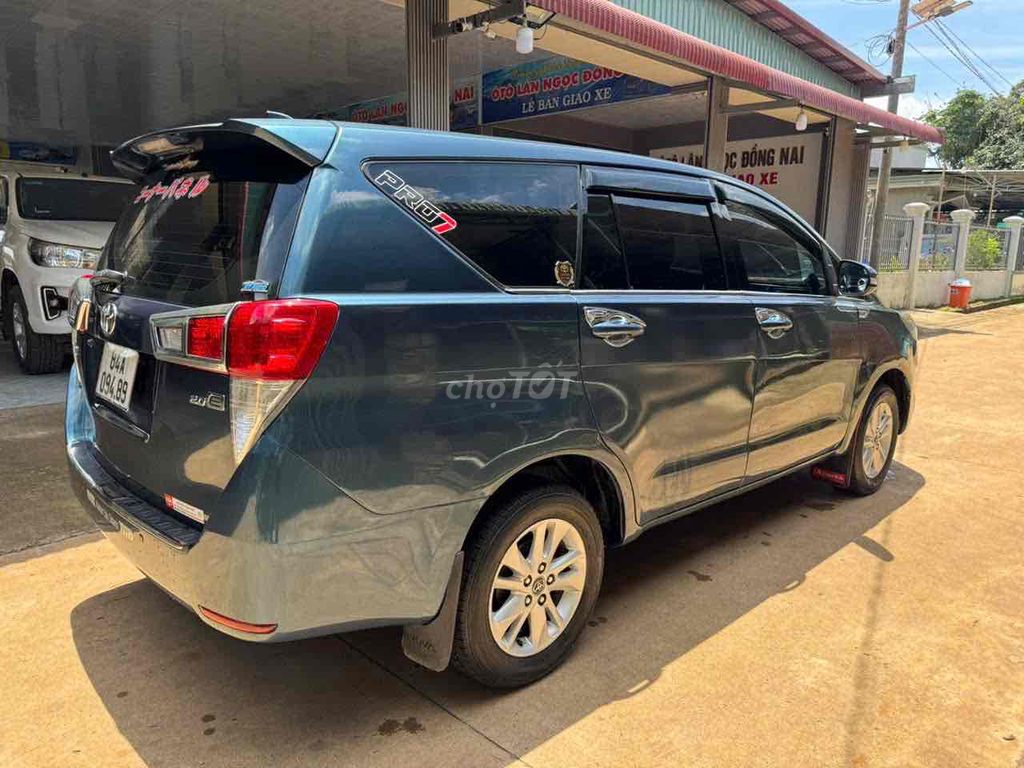 Toyota Innova - ảnh 2