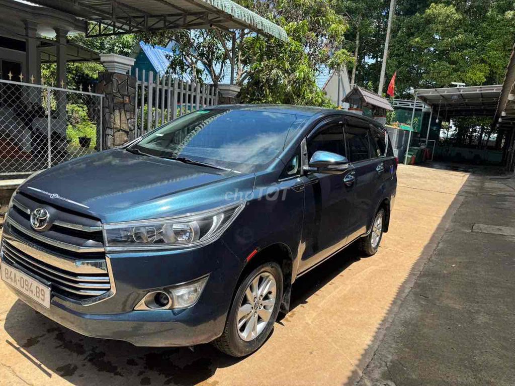 Toyota Innova - ảnh 3