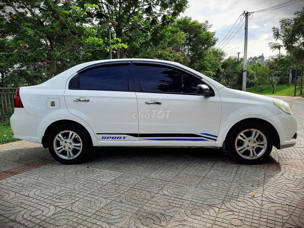 Chevrolet Aveo 2018 - ảnh 3
