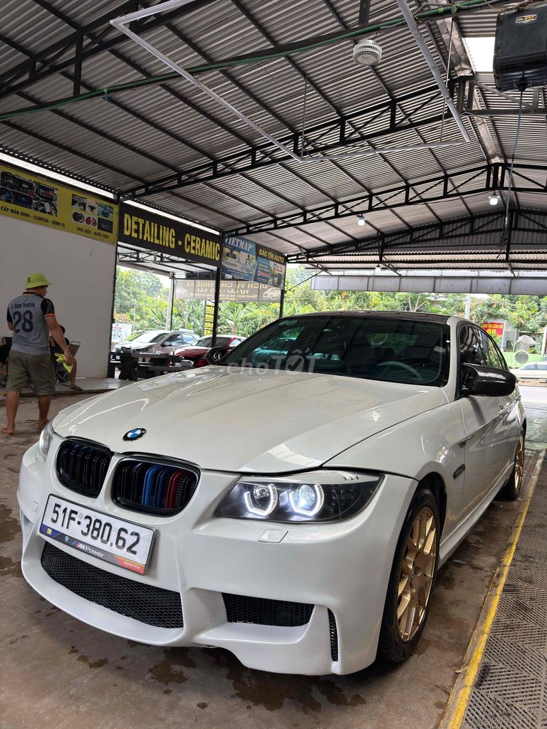 BMW 3 Series - ảnh 2