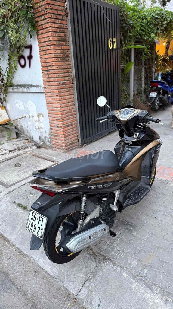 Honda Air Blade 2011 - ảnh 2