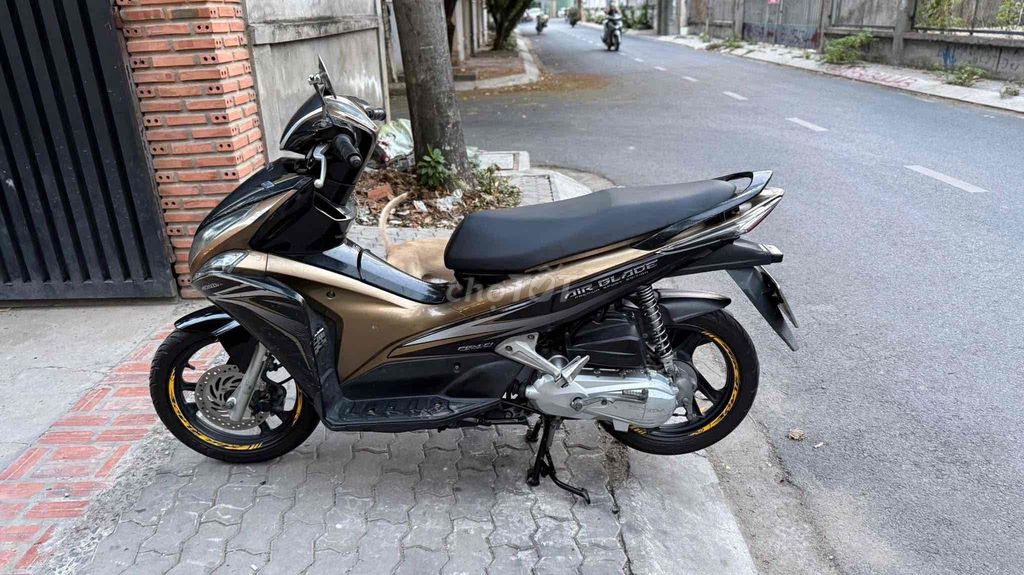 Honda Air Blade 2011 - ảnh 3