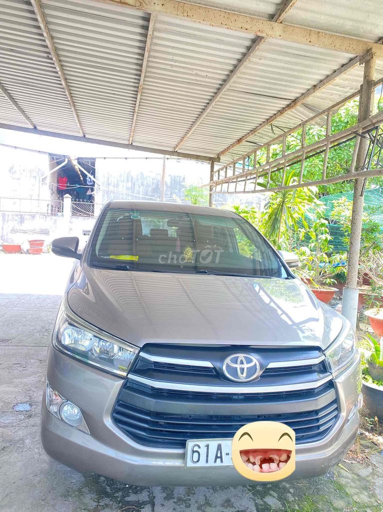 Toyota Innova - ảnh 4