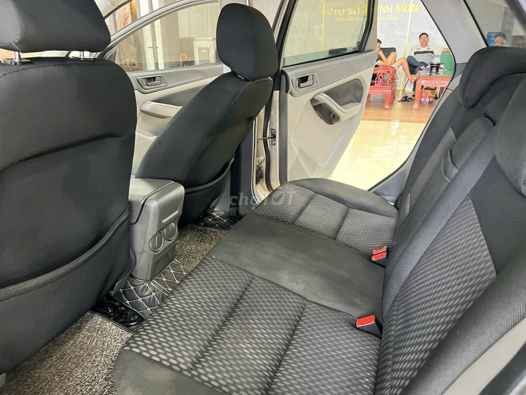 Ford Focus 2010 - ảnh 1