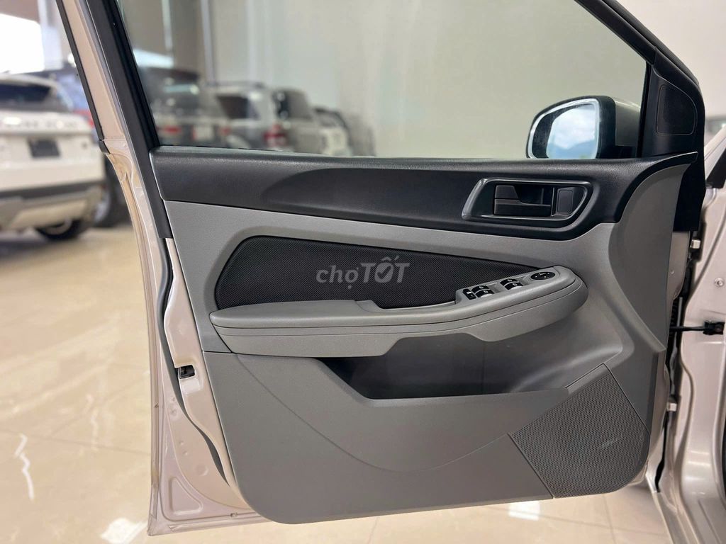 Ford Focus 2010 - ảnh 3