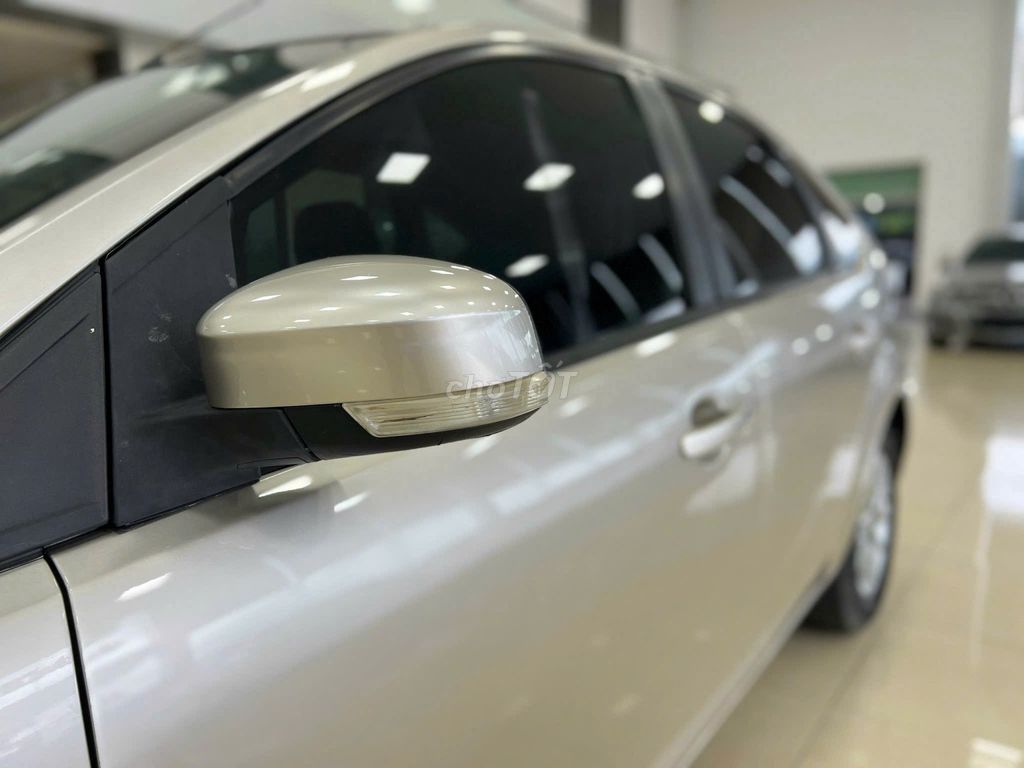 Ford Focus 2010 - ảnh 5