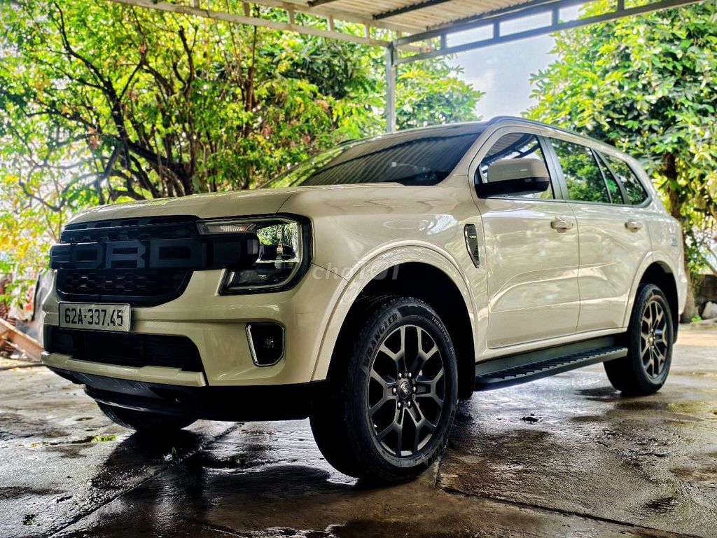 Ford Everest 2022 - ảnh 1