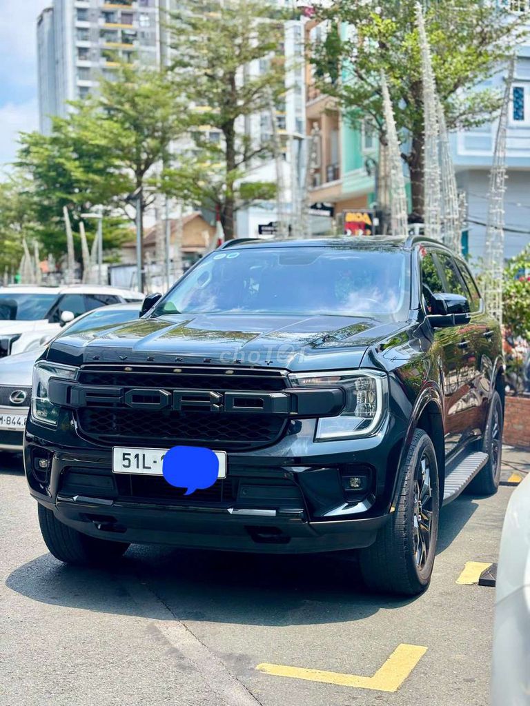 Ford Everest 2024 - ảnh 1