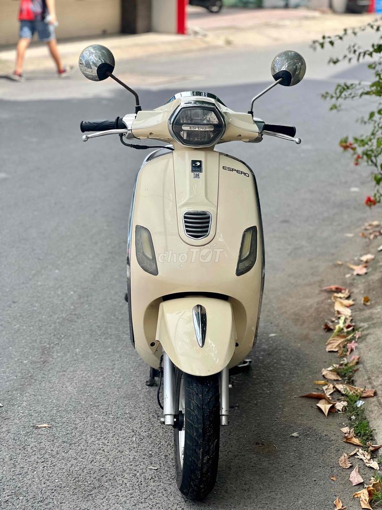 Tay ga 2022 - ảnh 1