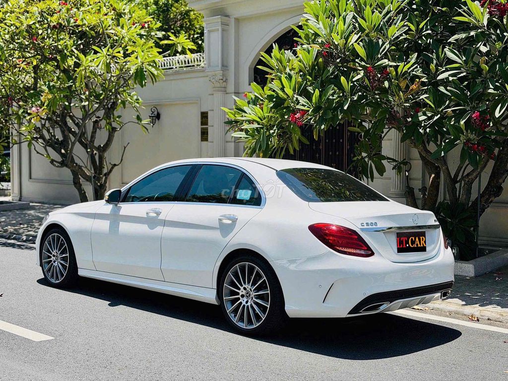 Mercedes-Benz 2017 - ảnh 4