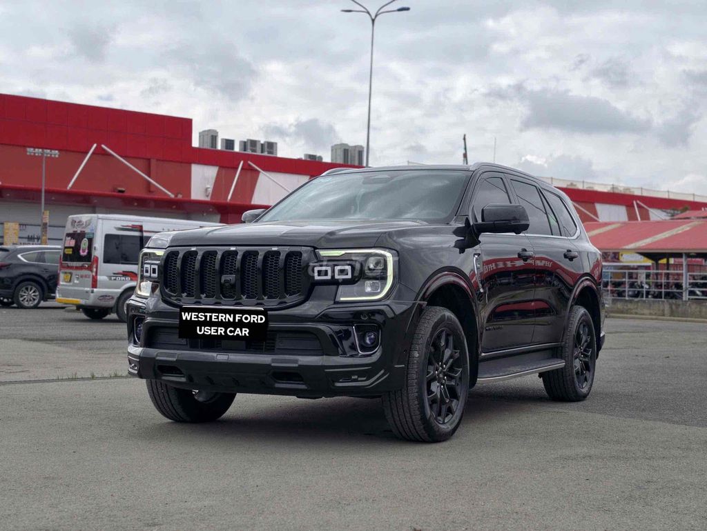 Ford Everest 2023 - ảnh 1