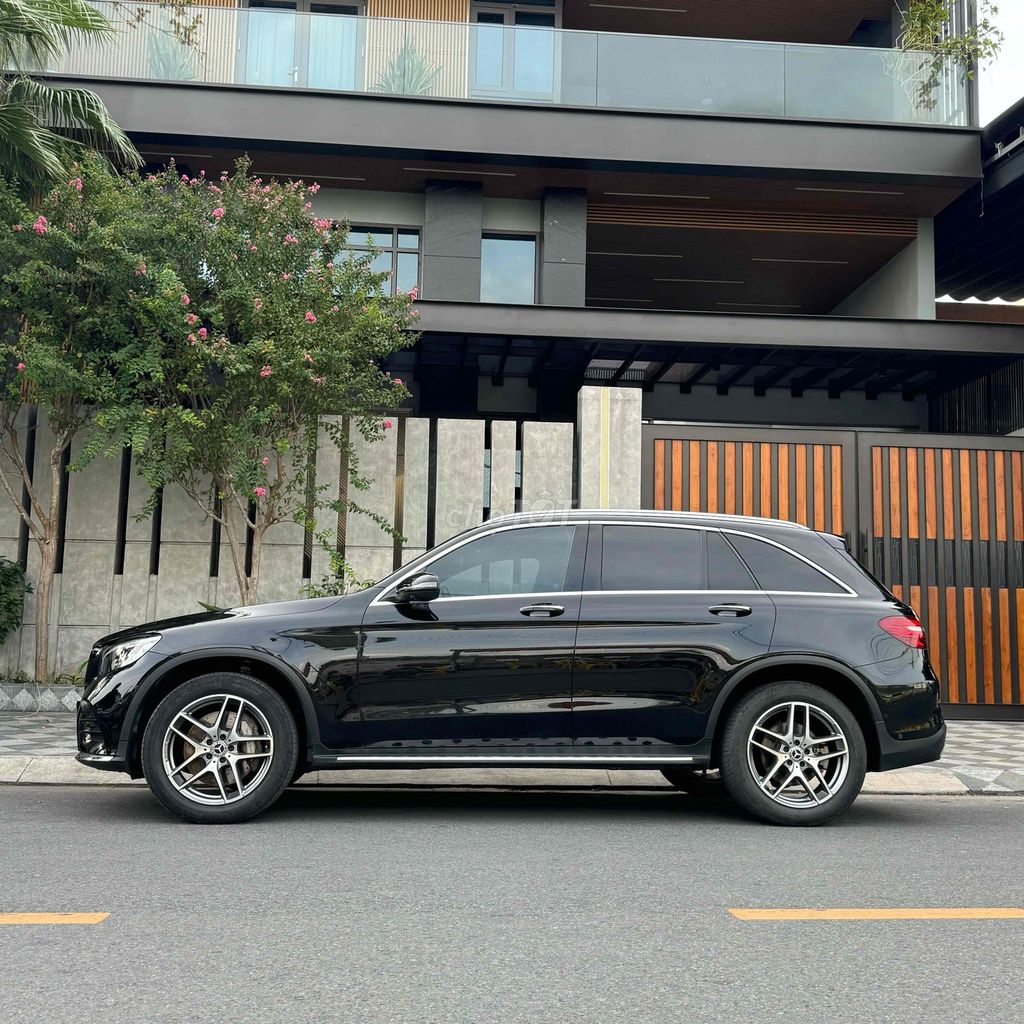 Mercedes-Benz GLC 300 4Matic 2018 - ảnh 3