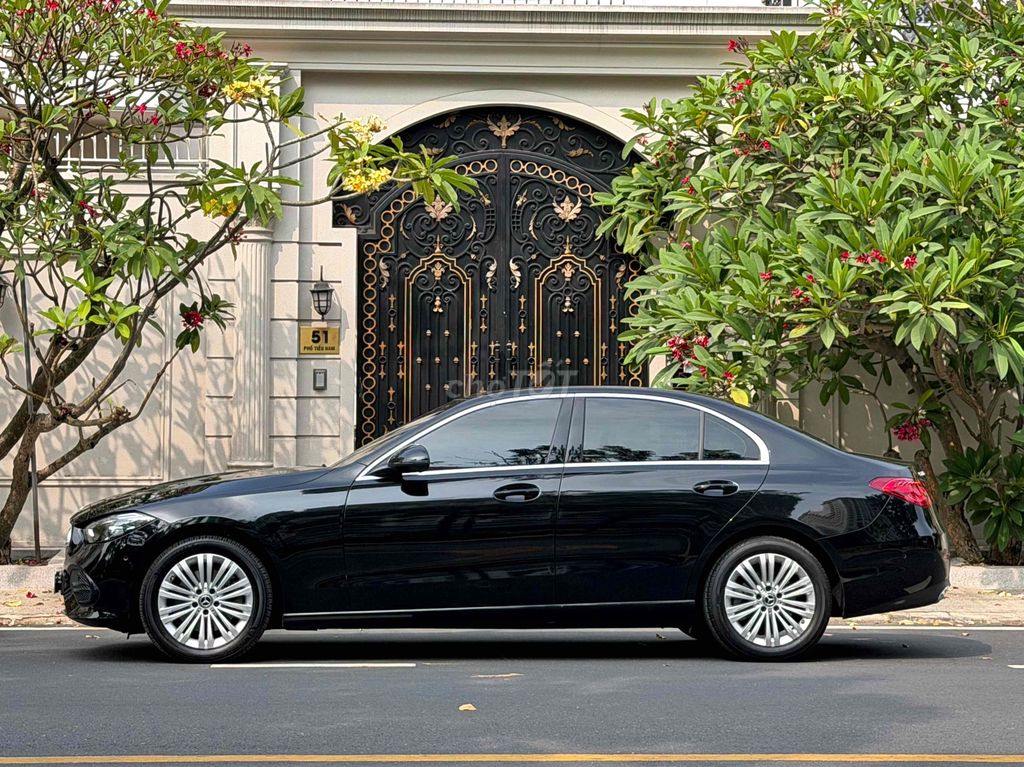 Mercedes-Benz 2024 - ảnh 3