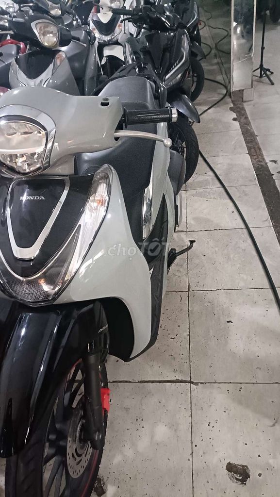 Honda SH Mode 2021 - ảnh 1
