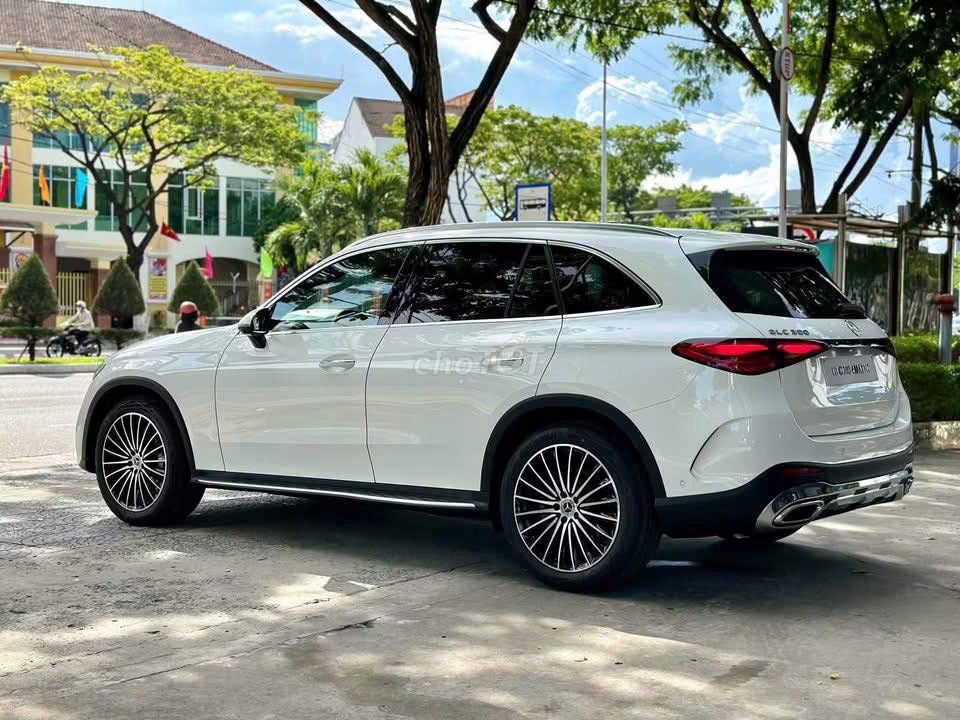 Mercedes-Benz GLC 2025 - ảnh 3