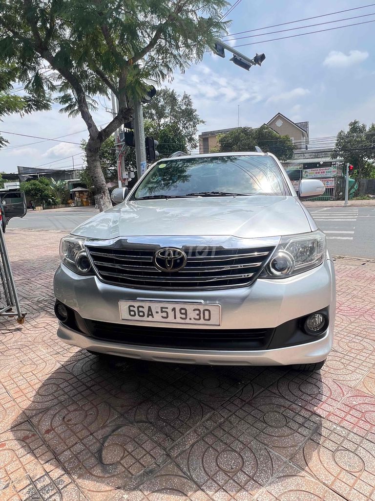 Toyota Fortuner - ảnh 1
