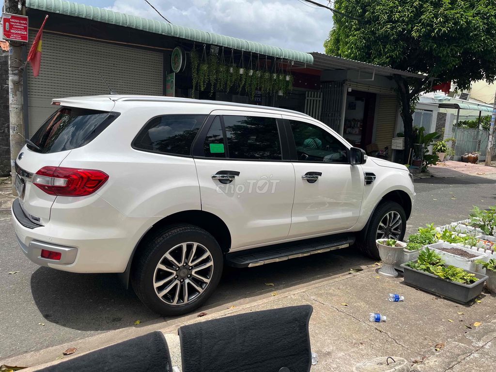 Ford Everest 2022 - ảnh 2