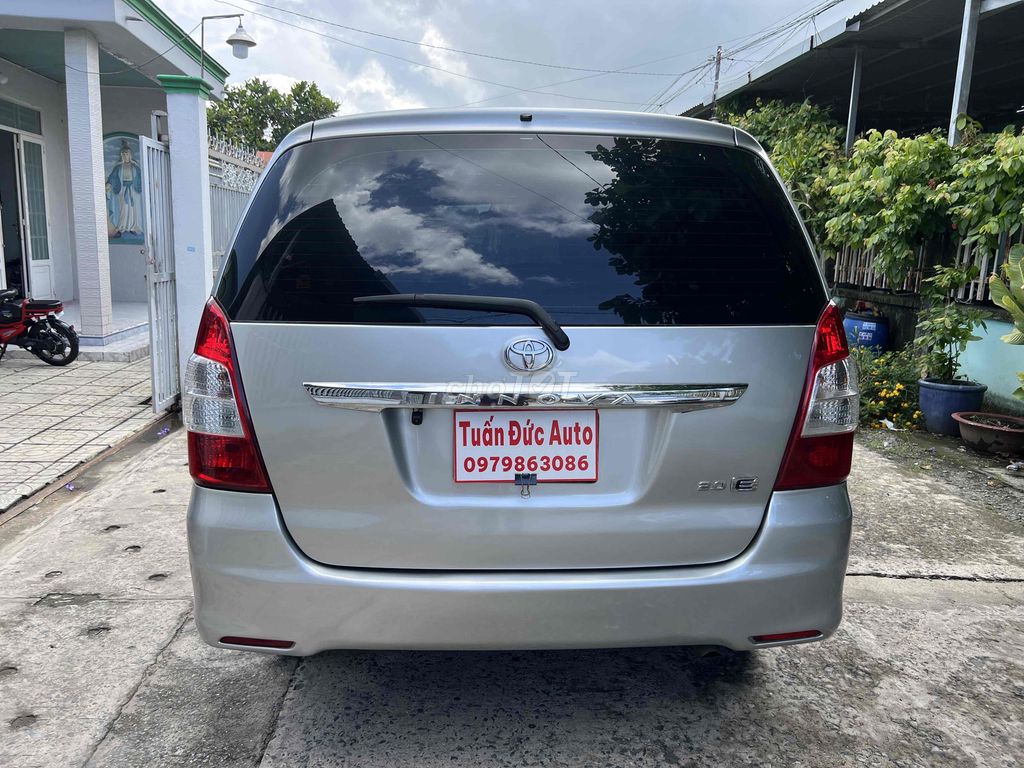 Toyota 2012 - ảnh 3