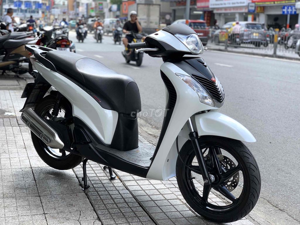 Honda 2010 - ảnh 1