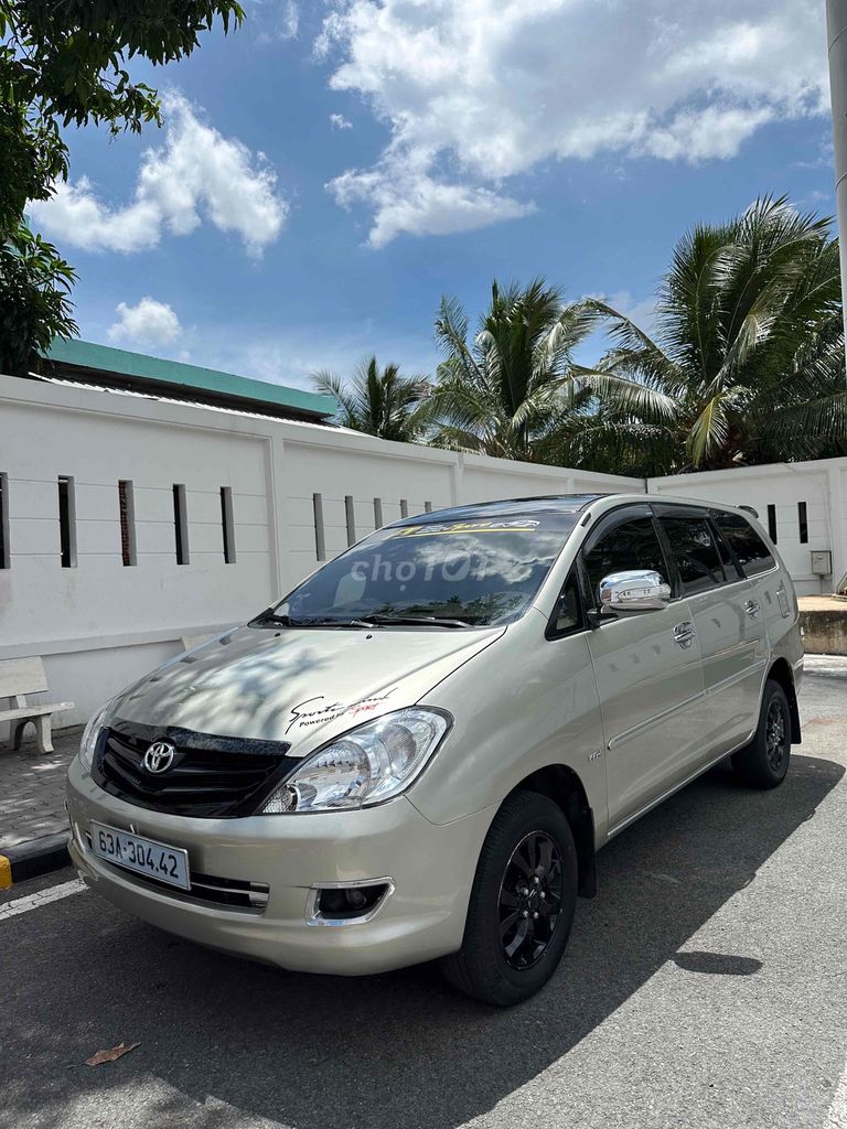 Toyota Innova - ảnh 2