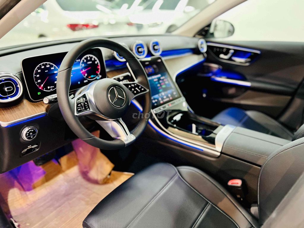 Mercedes-Benz - ảnh 1