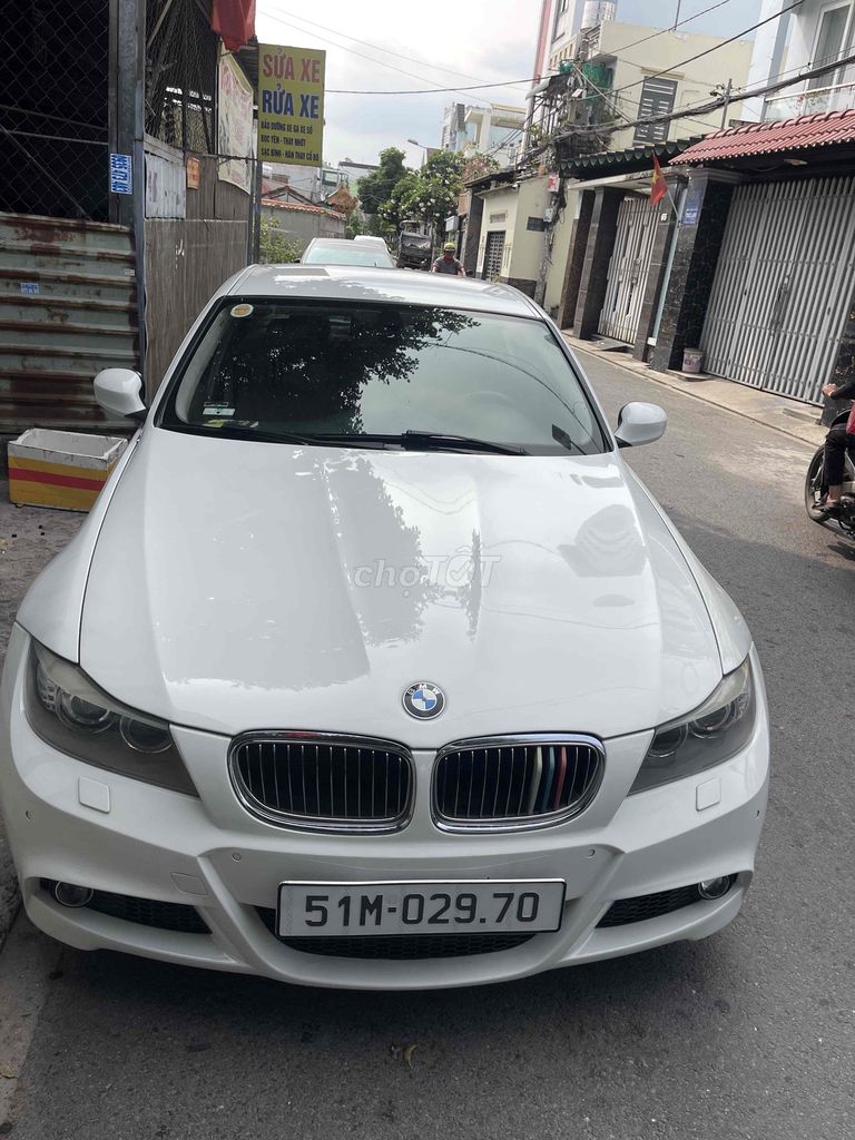 BMW 2011 - ảnh 1