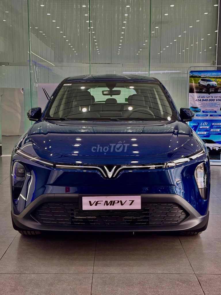 VinFast MPV 7 - ảnh 1
