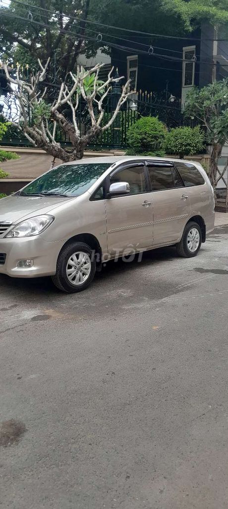 Toyota Innova 2011 - ảnh 2