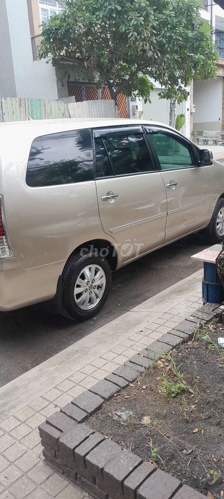 Toyota Innova 2011 - ảnh 4