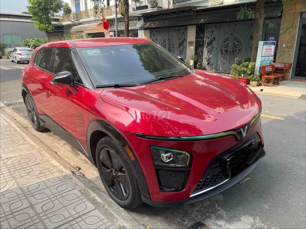 VinFast VF7 Eco - ảnh 2