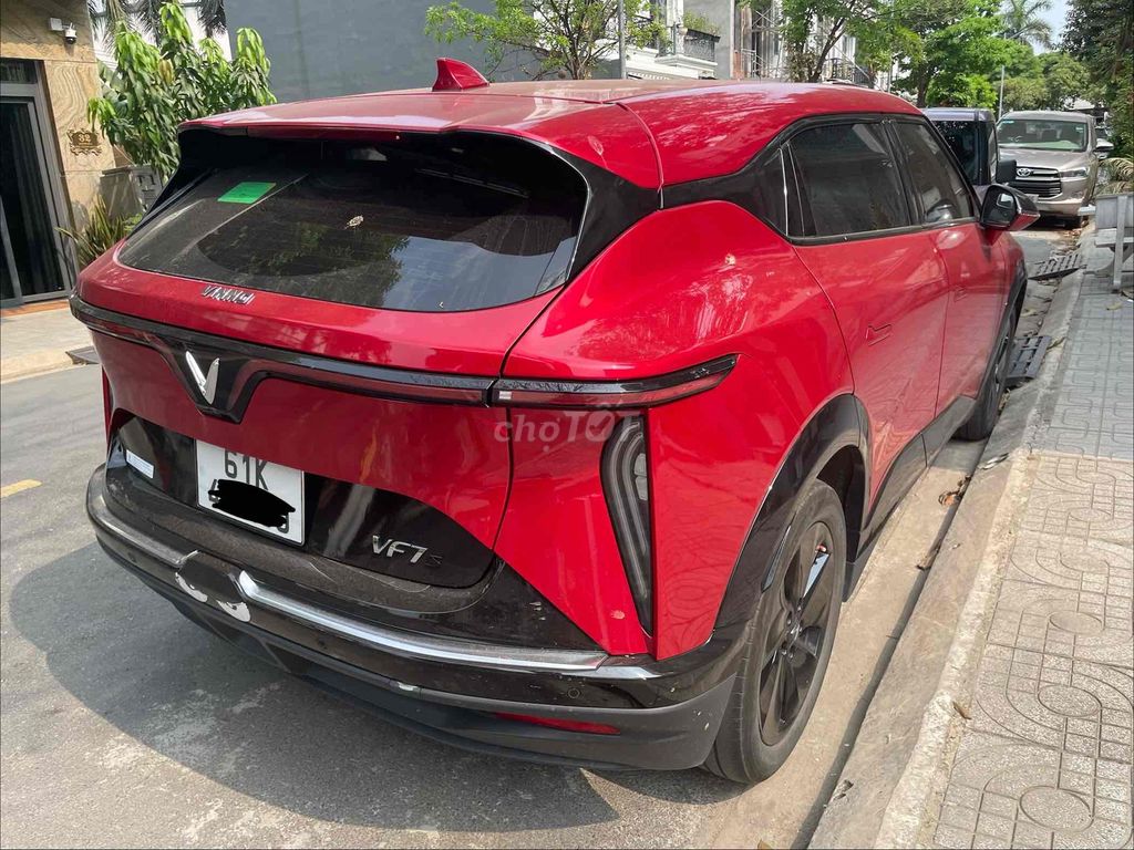 VinFast VF7 Eco - ảnh 4