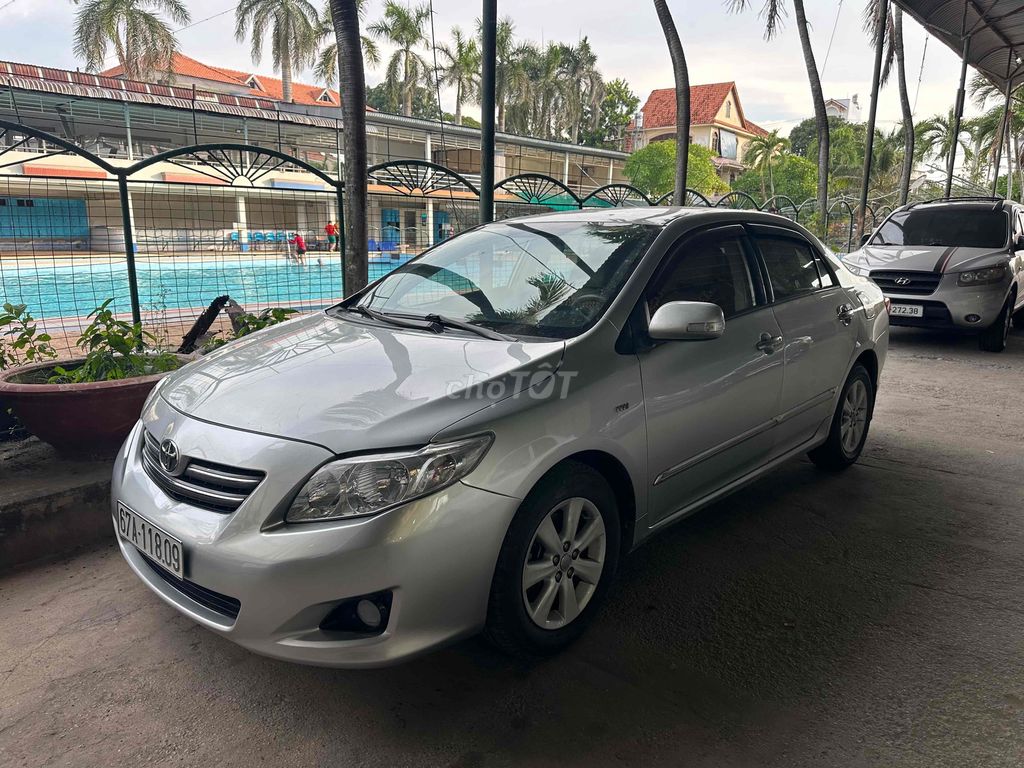 Toyota Corolla Altis 2010 - ảnh 2