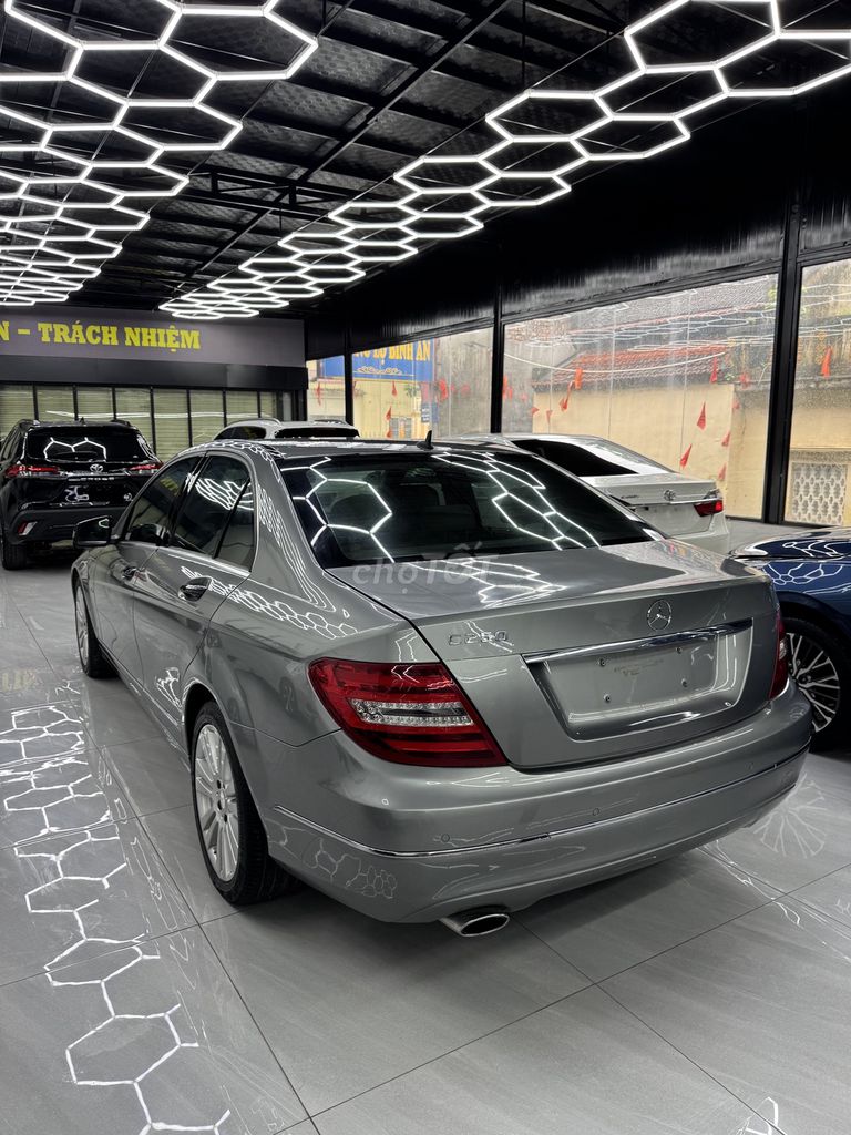 Mercedes-Benz 2011 - ảnh 5