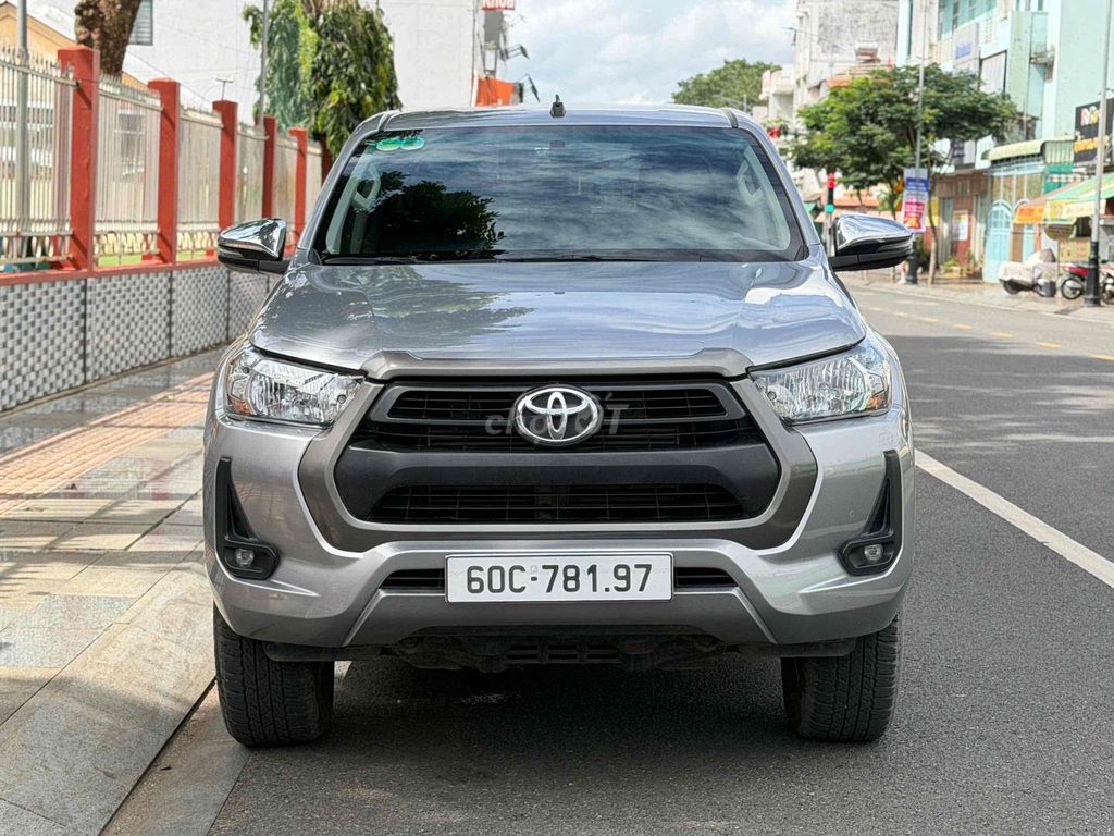 Toyota Hilux 2021 - ảnh 2