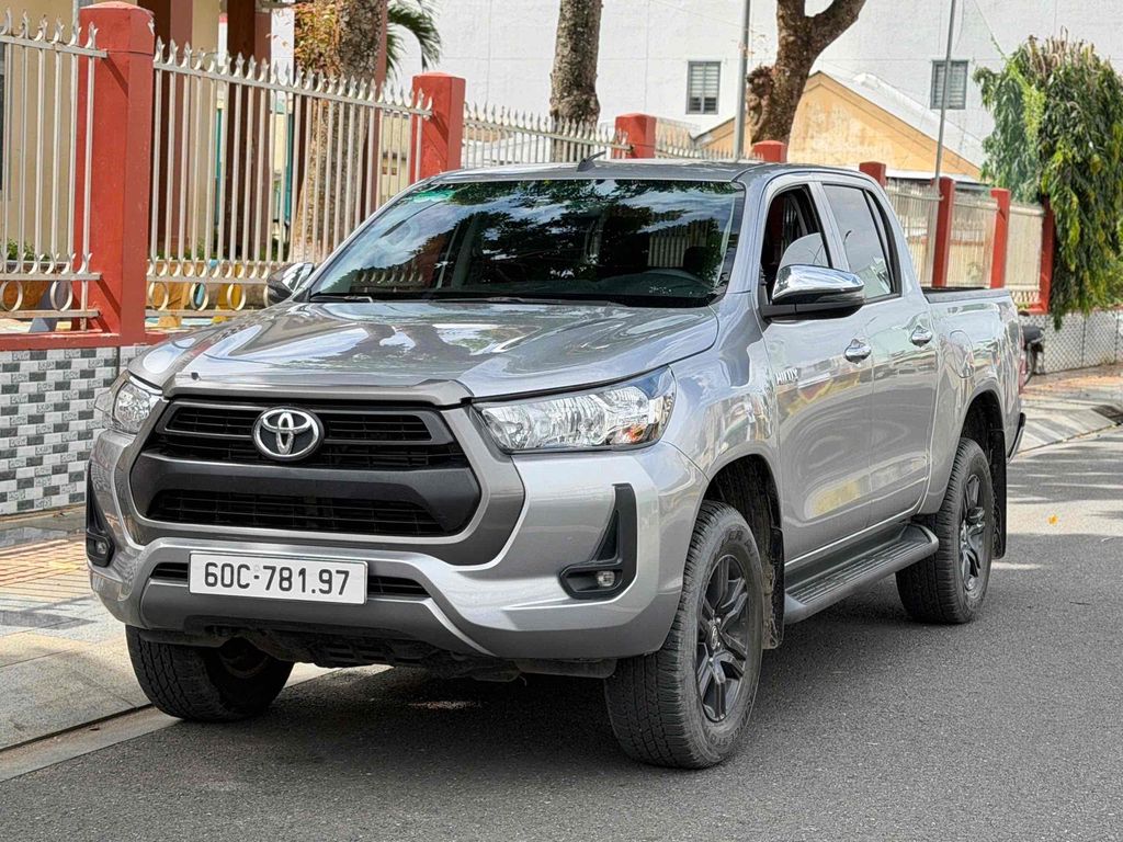 Toyota Hilux 2021 - ảnh 3