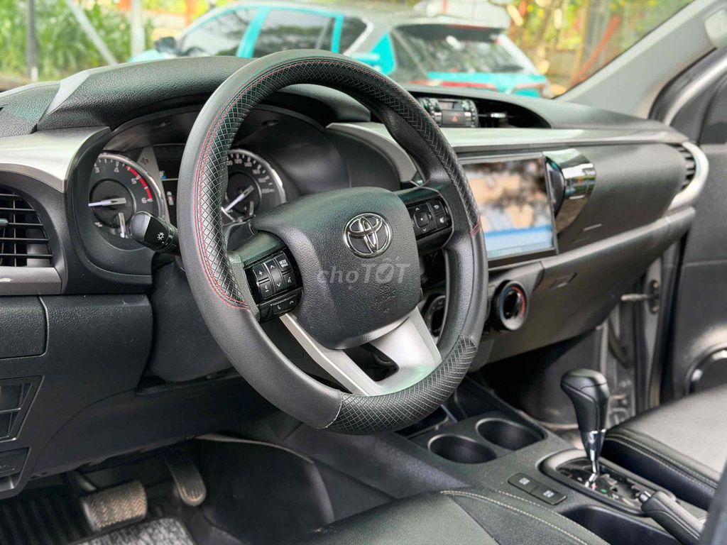 Toyota Hilux 2021 - ảnh 4