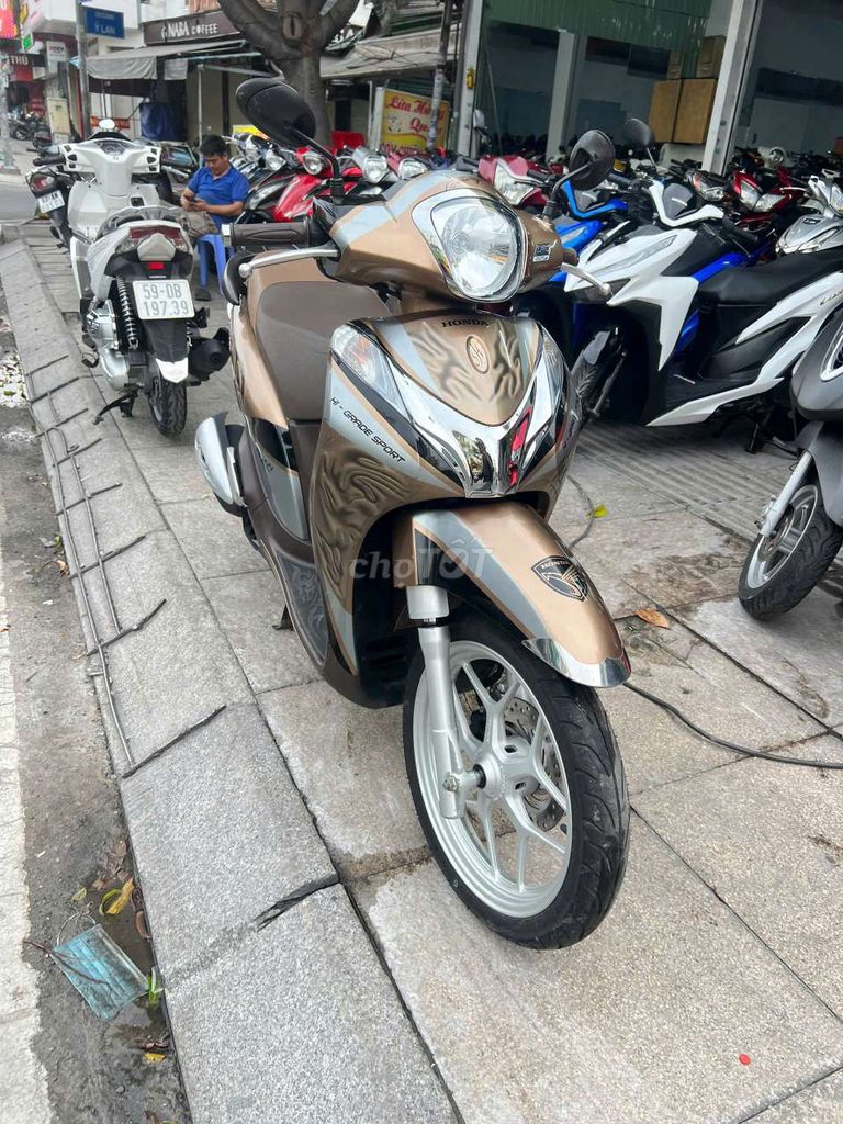 Honda SH Mode 2018 - ảnh 1