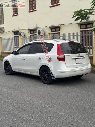 Hyundai i30 CW 1.6 AT 2011 - ảnh 2