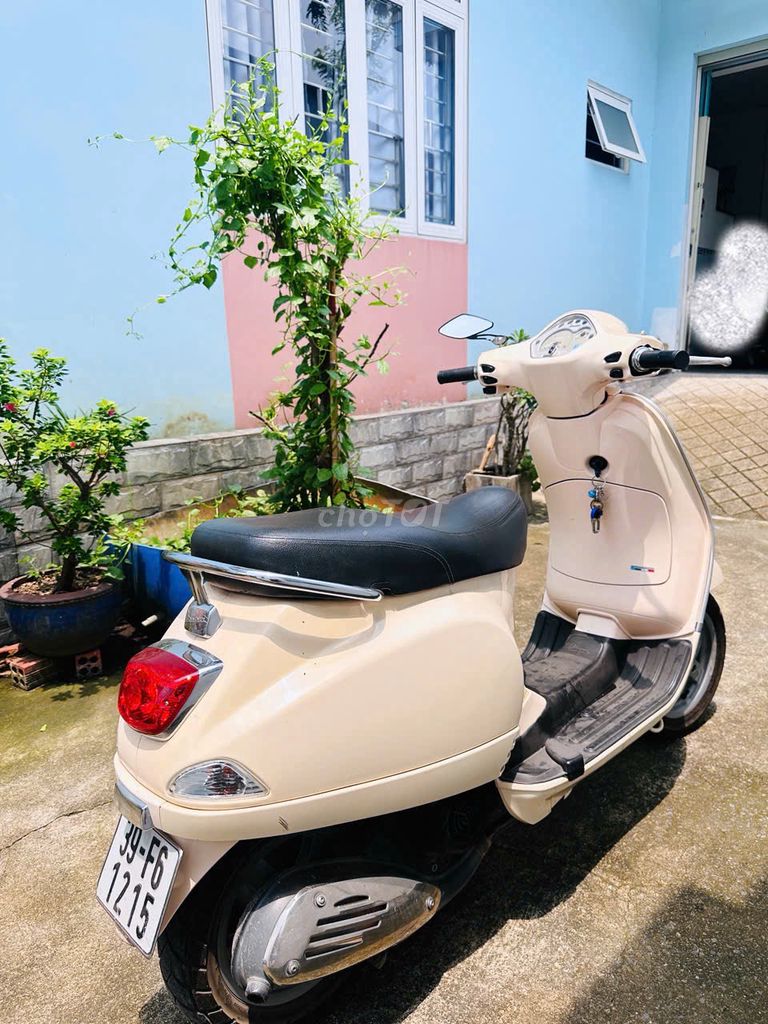 Piaggio Vespa 2010 - ảnh 2
